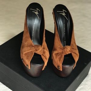 Brand new Giuseppe Zanotti size 36/5